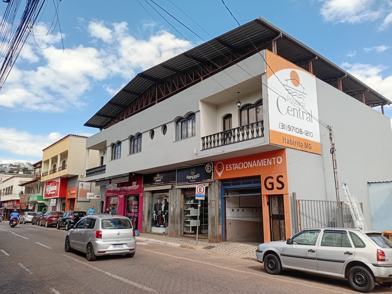 Fachada Aconchegante Pousada Central